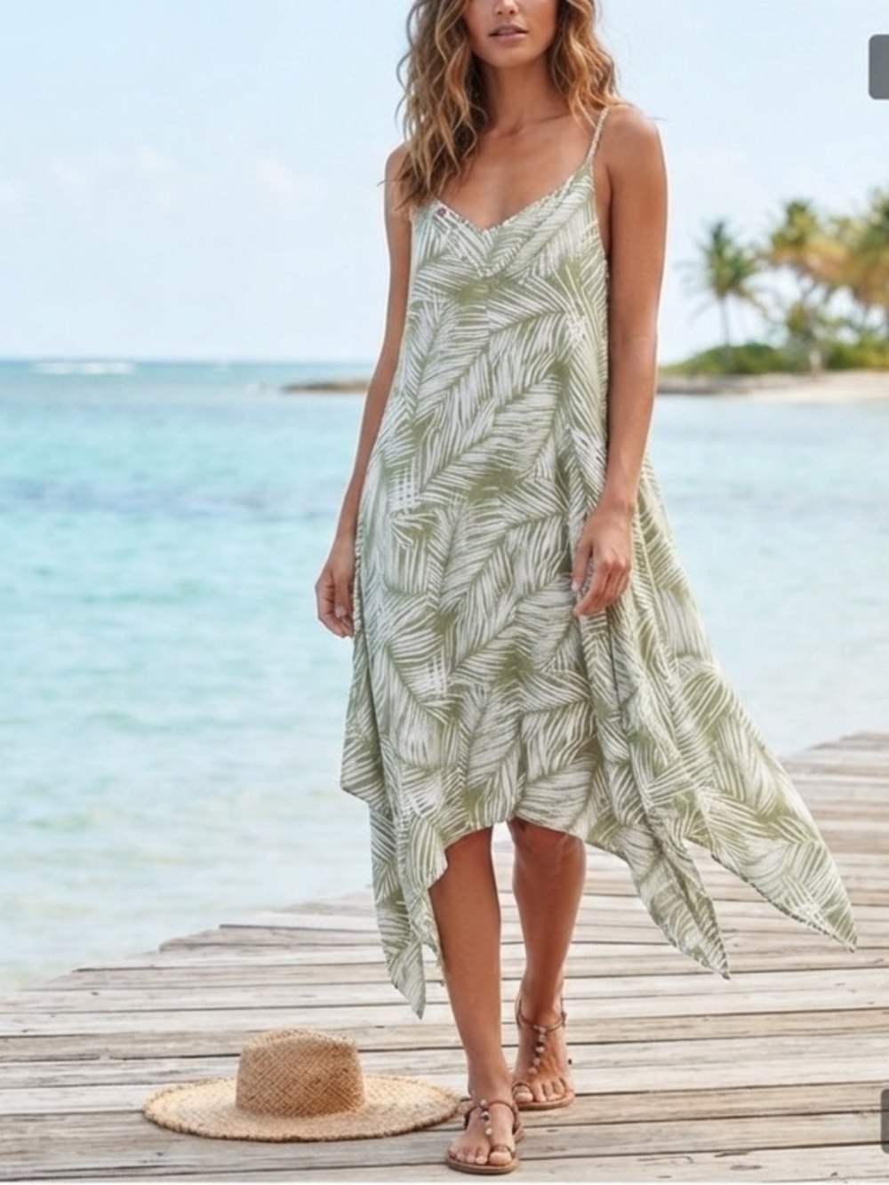 Makai Beach Hawaii Green and White Palm-Print Handkerchief Slip Dress Size M